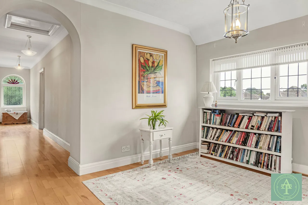 Parkway, Southgate, London, N14, photo 20
