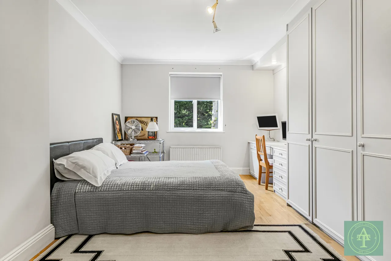 Parkway, Southgate, London, N14, photo 31