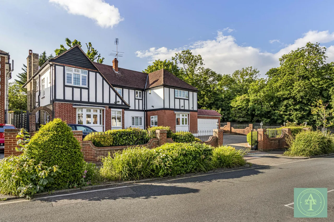Parkway, Southgate, London, N14, photo 41