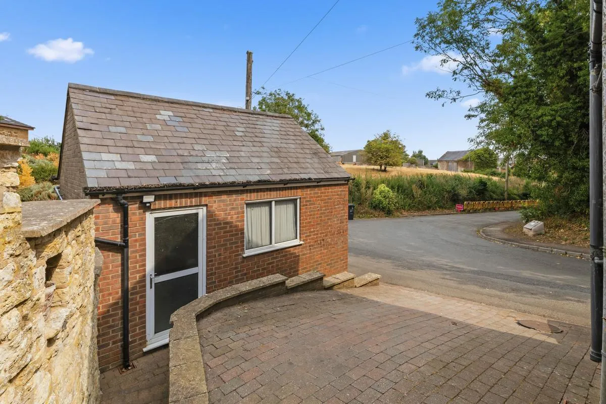 Fosters Booth Road, Pattishall, NN12, photo 37