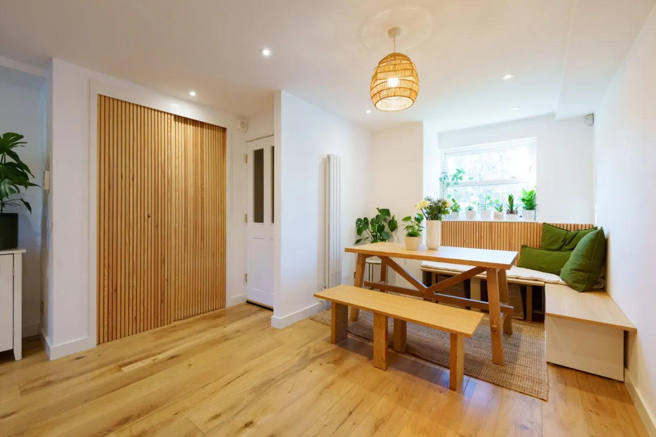 5 bed house for sale — Woodford Road, Snaresbrook