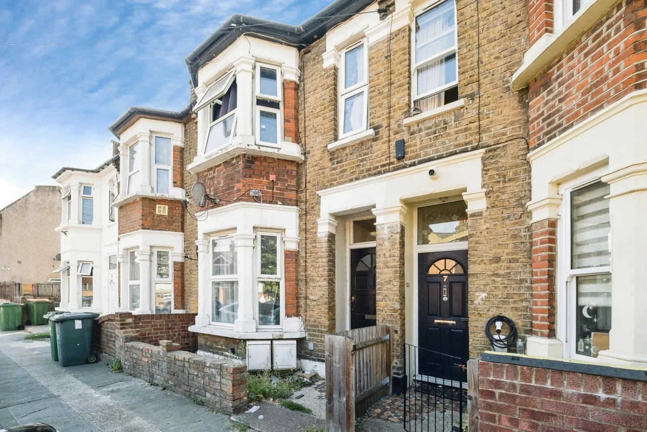 2 bed flat for sale — Greenleaf Road, East Ham, London, E6
