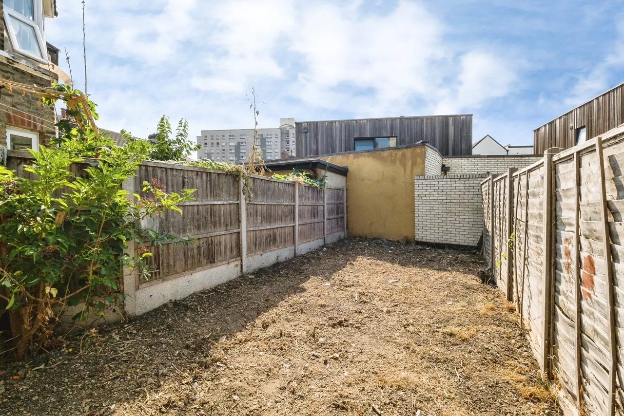 Greenleaf Road, East Ham, London, E6, photo 13