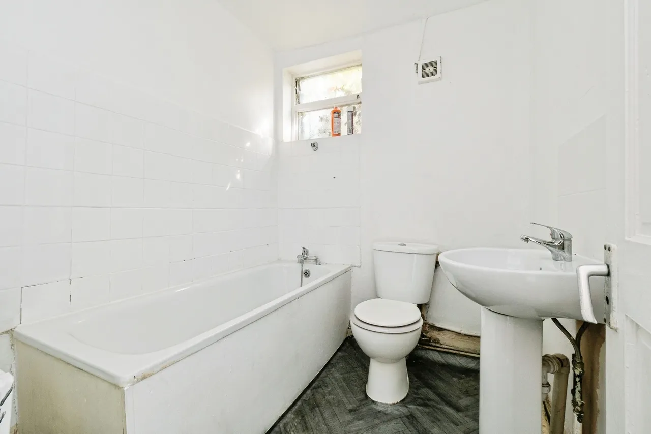 Greenleaf Road, East Ham, London, E6, photo 12