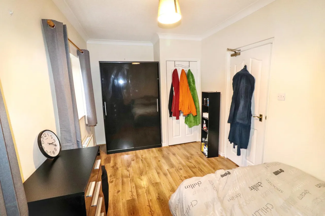 High Street, Spalding, PE11, photo 6