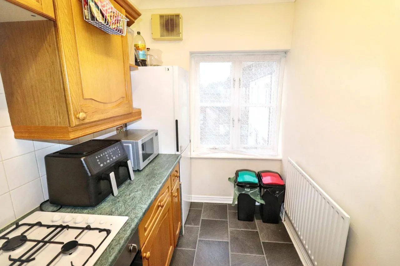 High Street, Spalding, PE11, photo 2