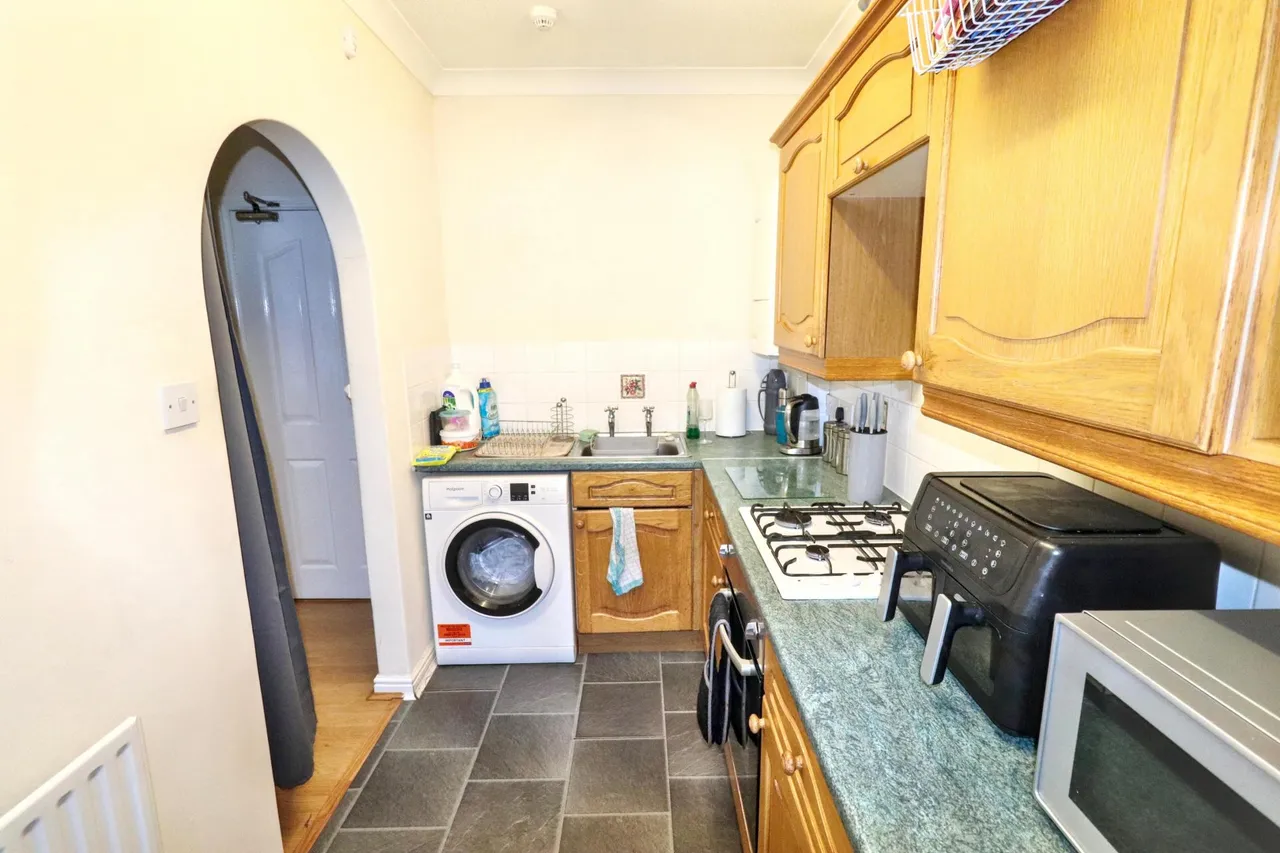 High Street, Spalding, PE11, photo 3