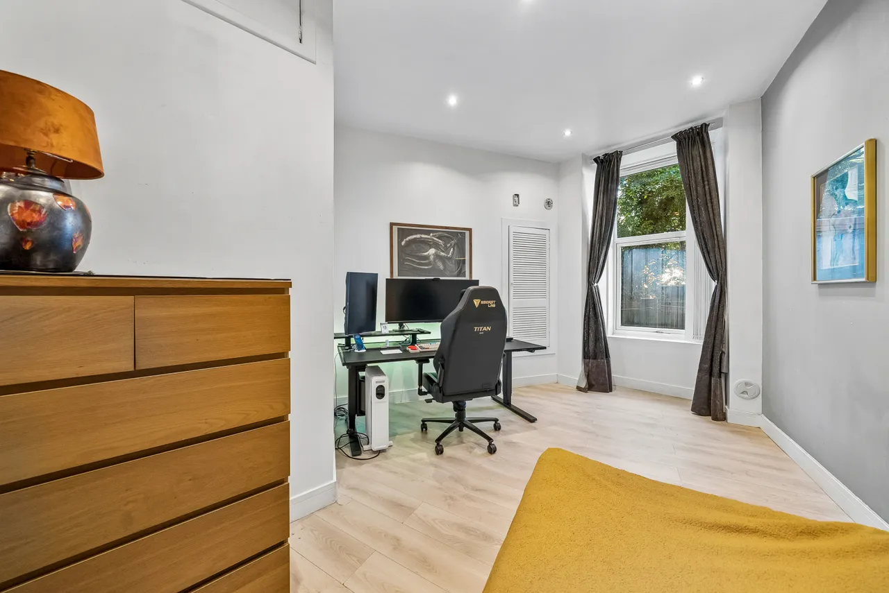 Waverley Street, Main Door, G41, photo 9