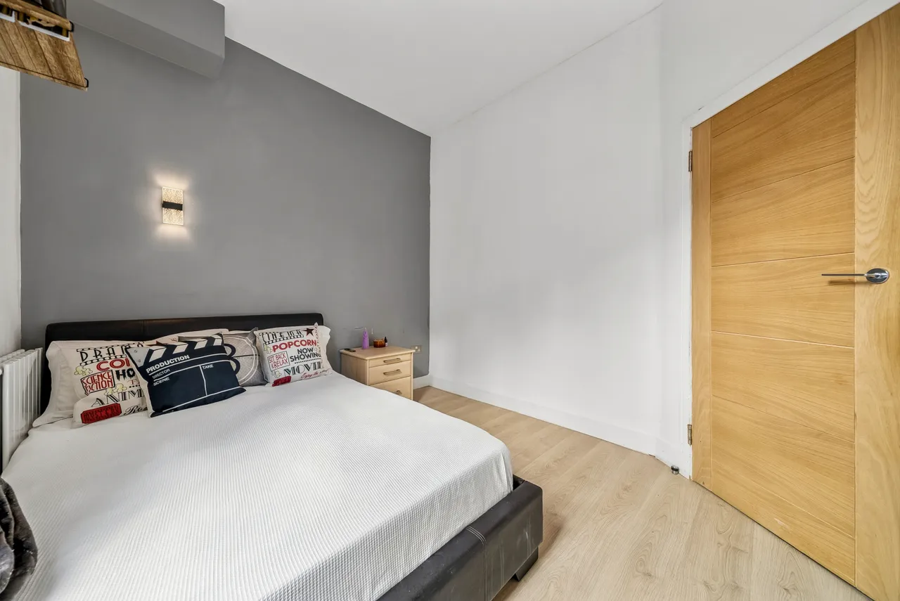Waverley Street, Main Door, G41, photo 8