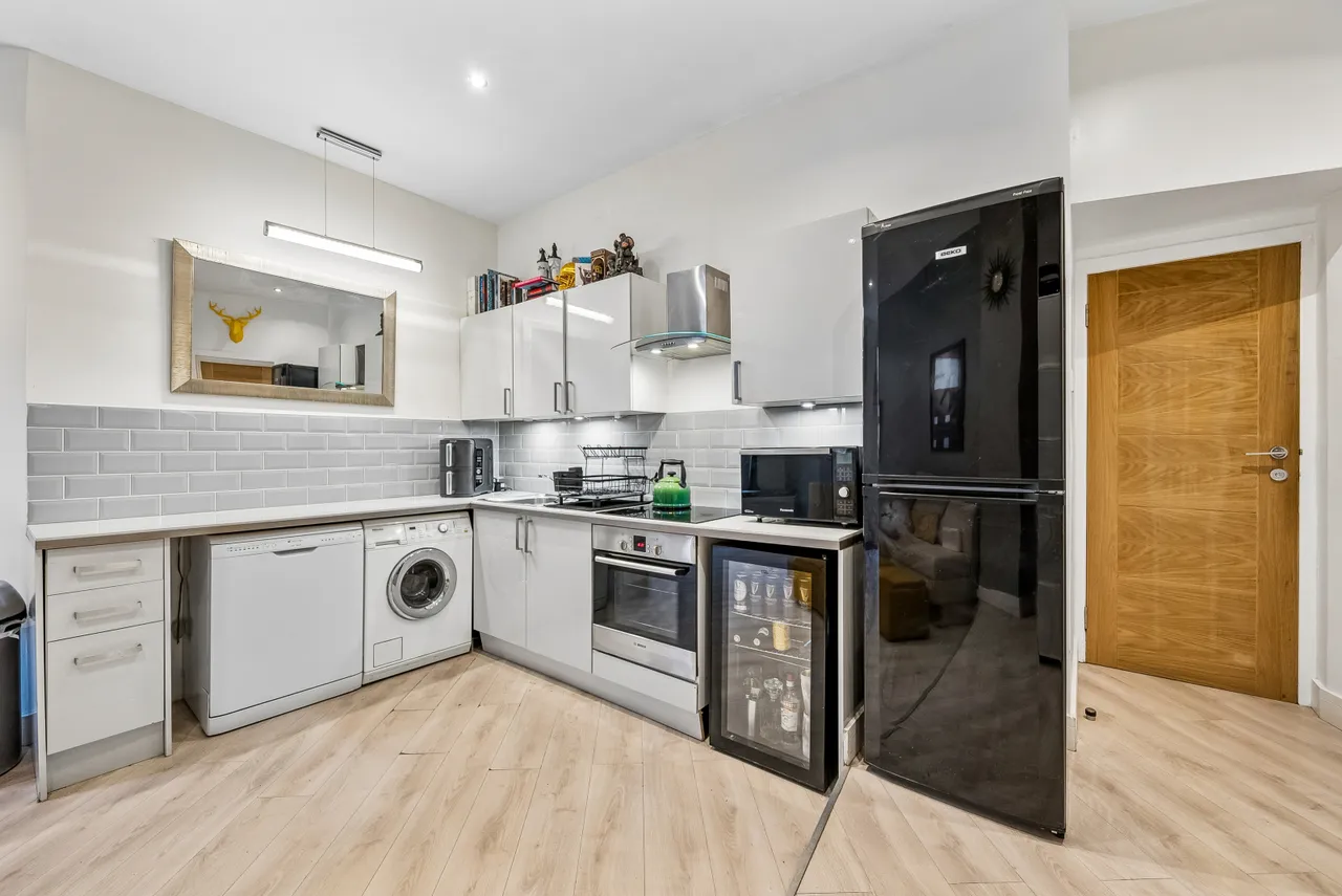 Waverley Street, Main Door, G41, photo 5