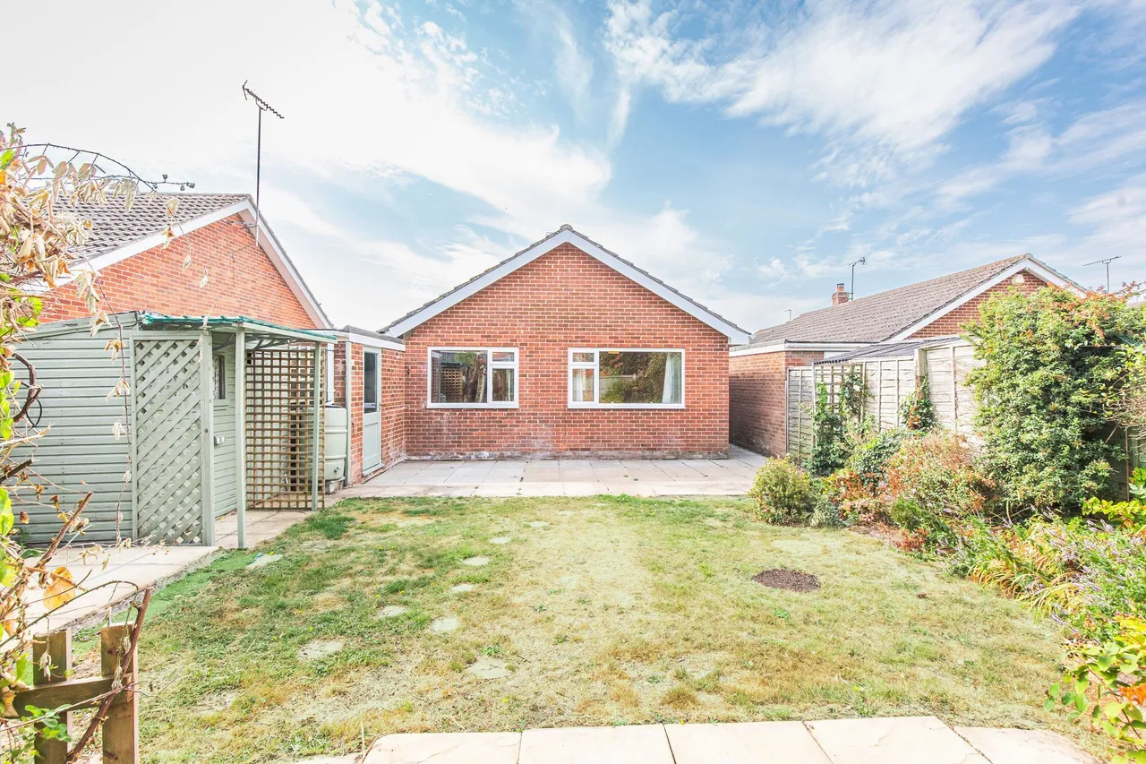 Detached Bungalow in Holt, photo 7