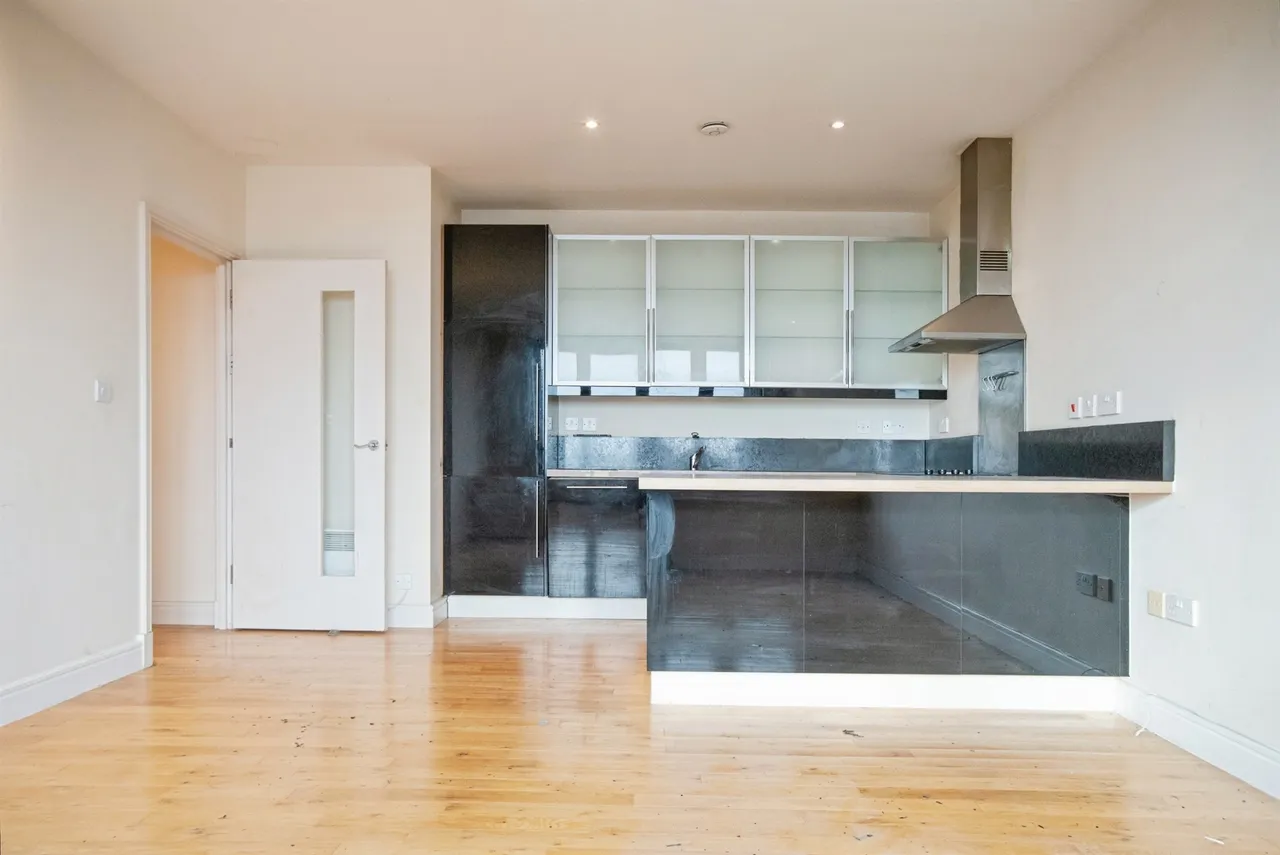 Farnsby Street, Swindon, SN1, photo 2