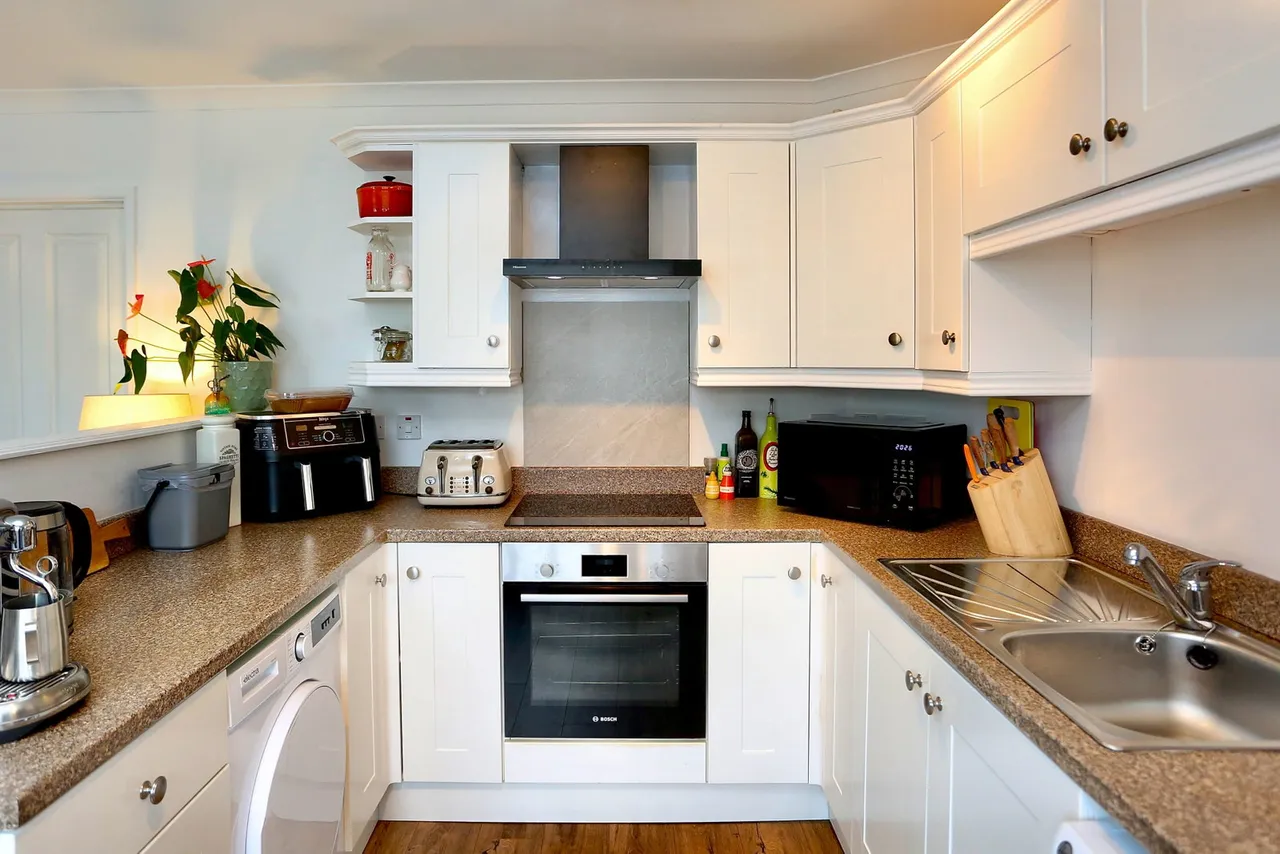 Flat 3, Hen Clawdd, St. Michaels Road, Abergavenny, Monmouthshire, NP7 5AY, photo 4