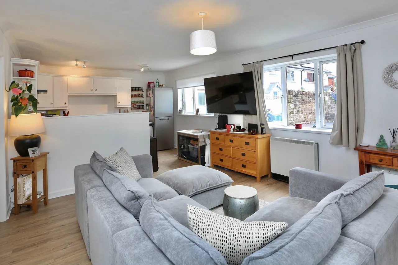 Flat 3, Hen Clawdd, St. Michaels Road, Abergavenny, Monmouthshire, NP7 5AY, photo 2