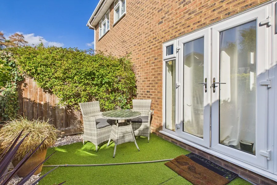 Corbett Drive, Lightwater, GU18, photo 8