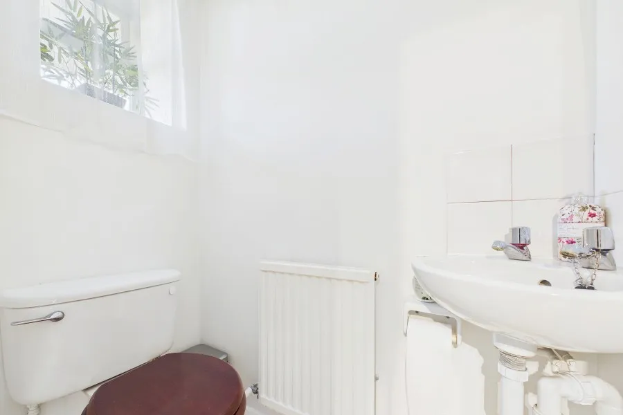 Corbett Drive, Lightwater, GU18, photo 9