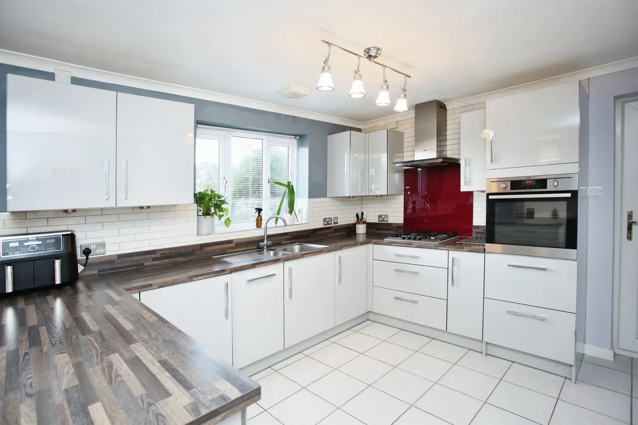 Clos Waun Ceffyl TREHARRIS, CF46, photo 11