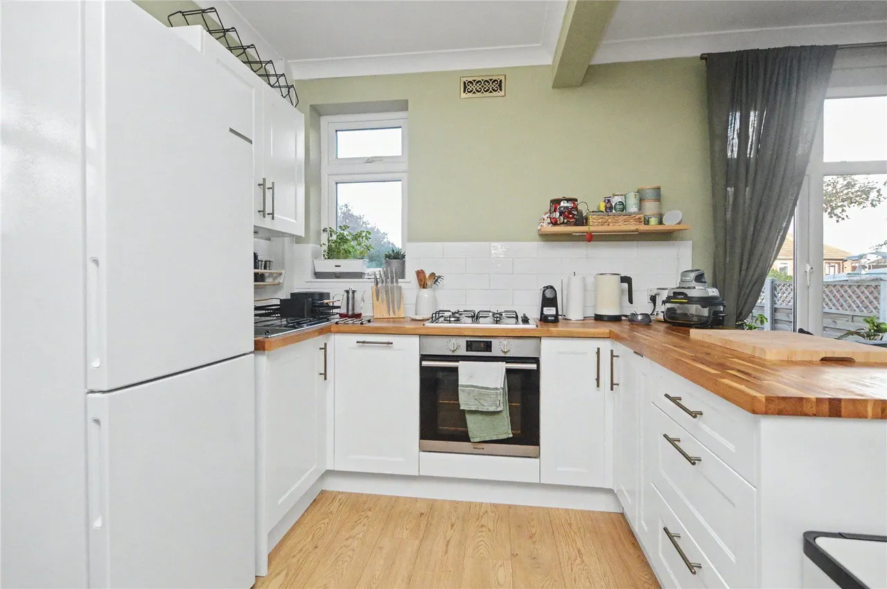 Wood Lane, Rothwell, LS26, photo 3