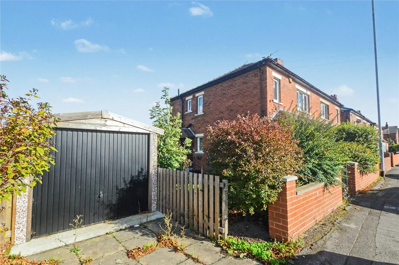 Wood Lane, Rothwell, LS26, photo 13