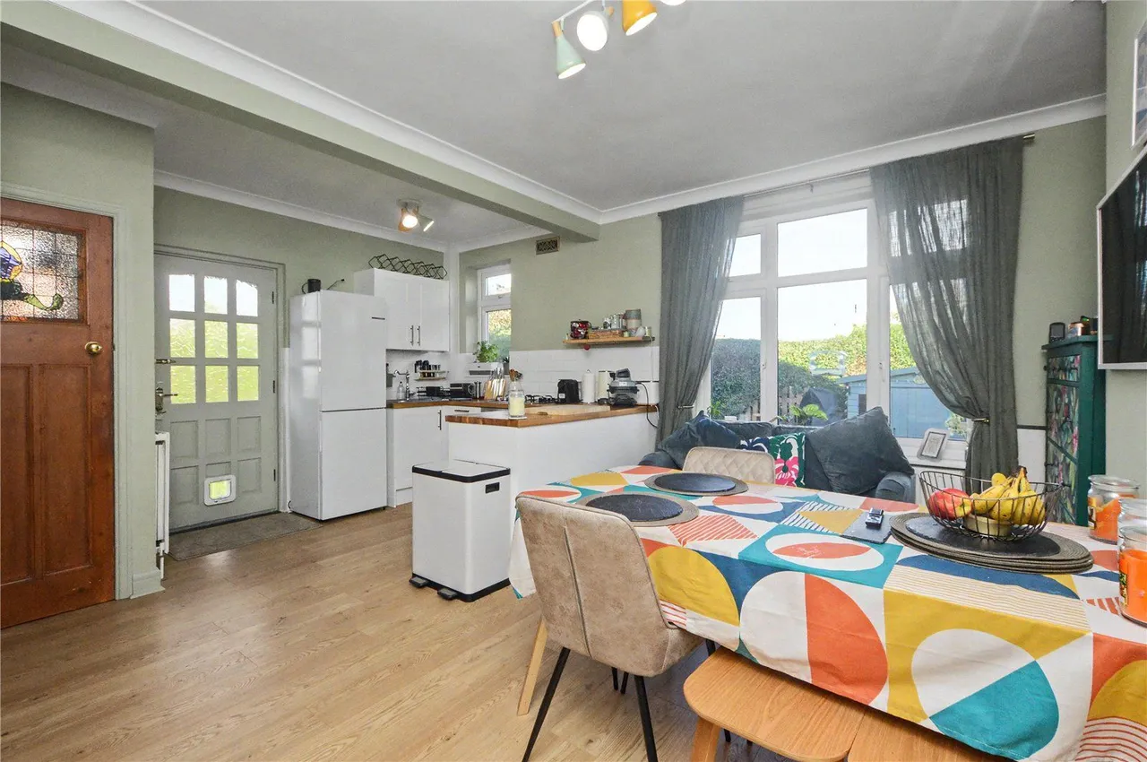 Wood Lane, Rothwell, LS26, photo 17