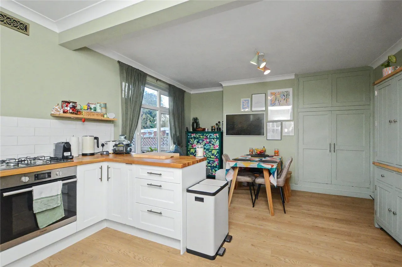 Wood Lane, Rothwell, LS26, photo 11