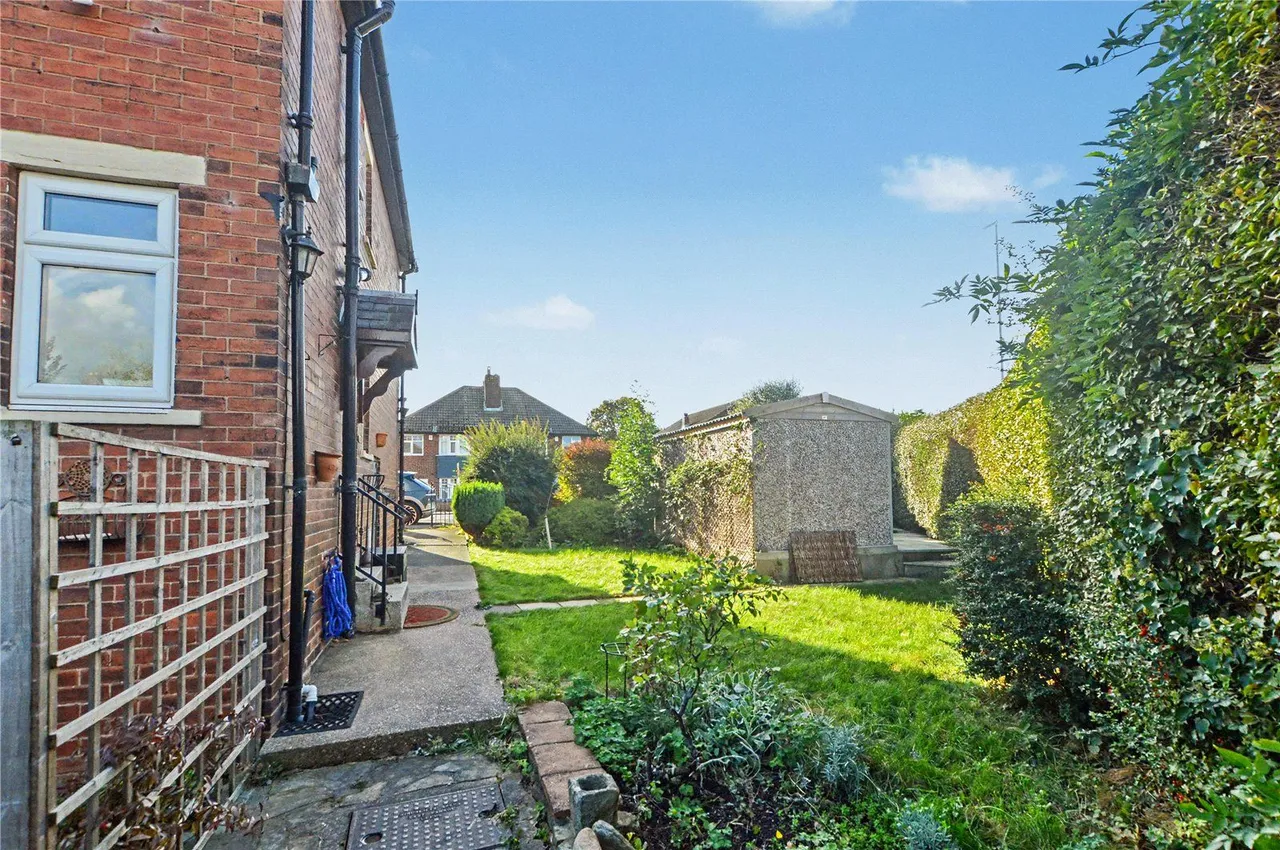 Wood Lane, Rothwell, LS26, photo 8