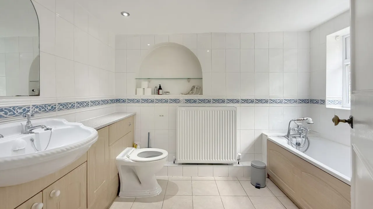 Penleigh Road, Westbury, photo 6