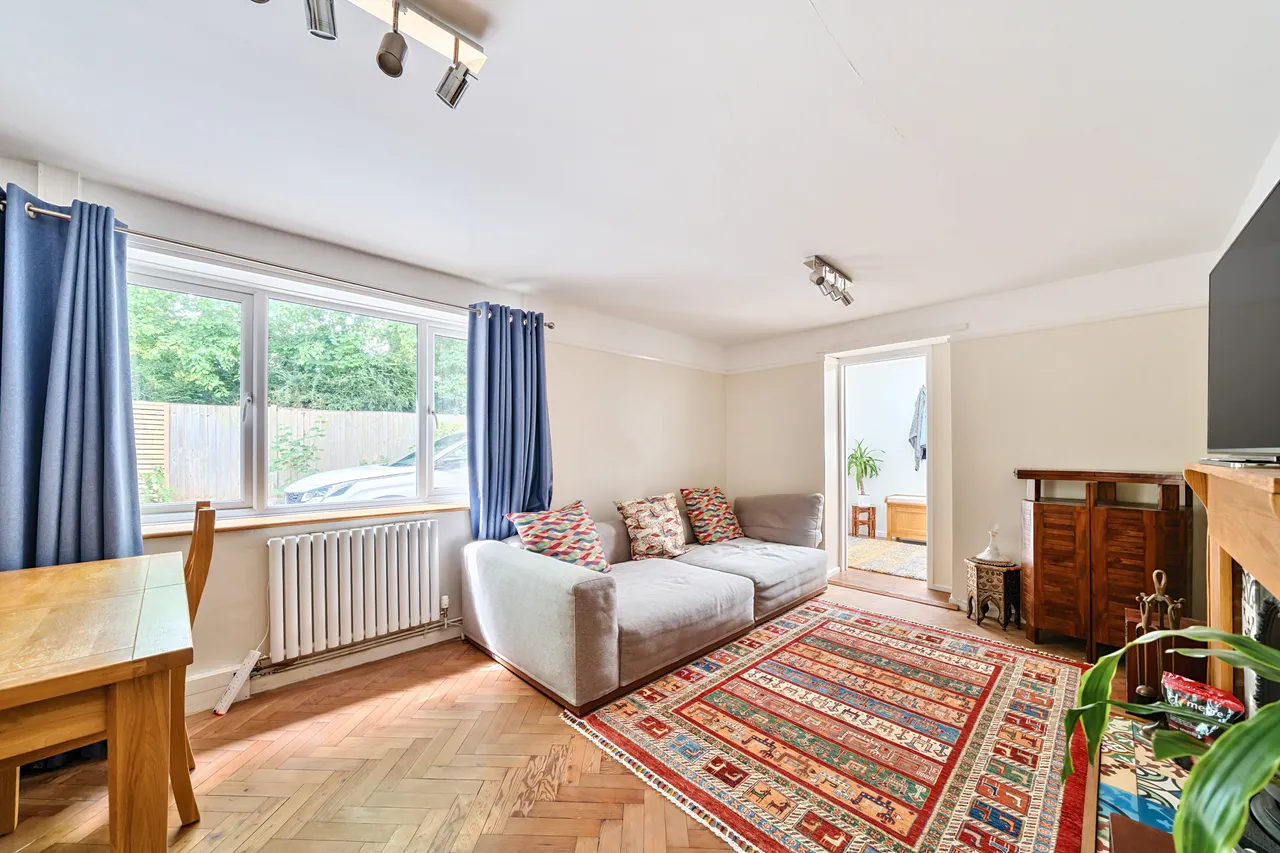 Halls Farm Close, Winchester, SO22, photo 3