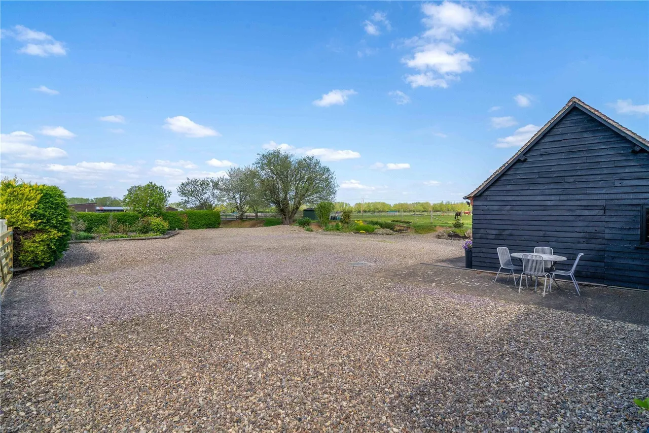 Bretforton Road, Badsey, WR11, photo 11