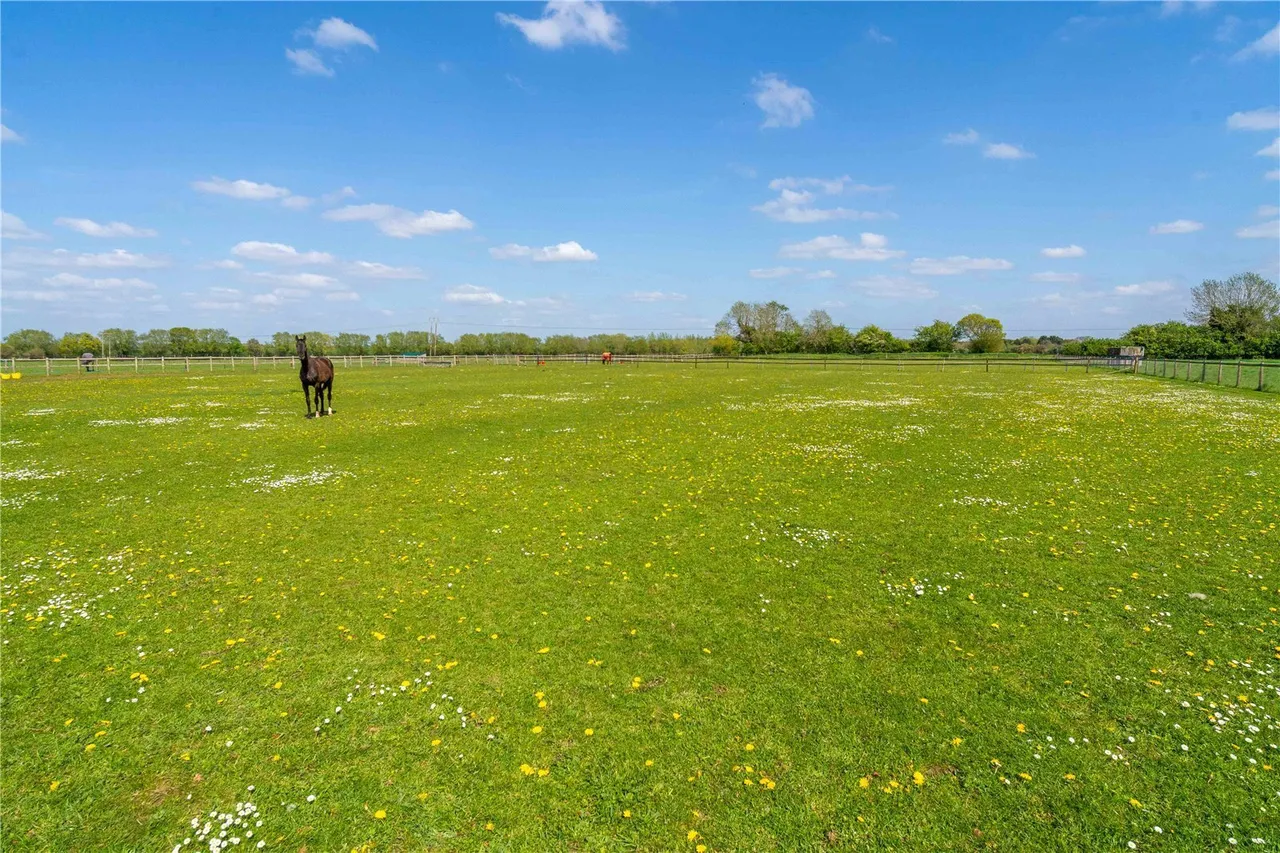Bretforton Road, Badsey, WR11, photo 12
