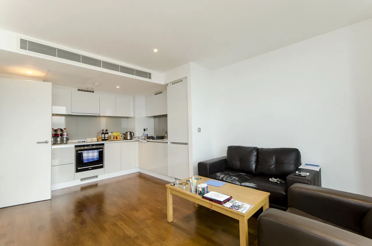 Flat 3509, Landmark East Tower, 24 Marsh Wall, London, photo 2