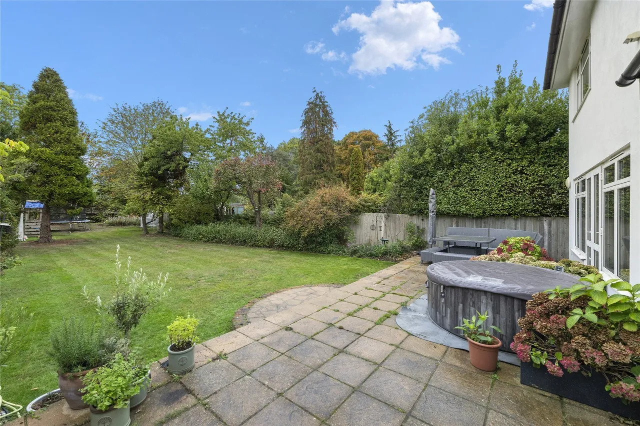 Grove Way, Esher, KT10, photo 12