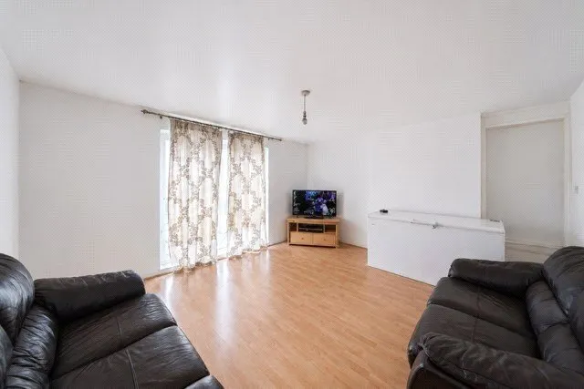 Windmill Lane, London, E15, photo 2