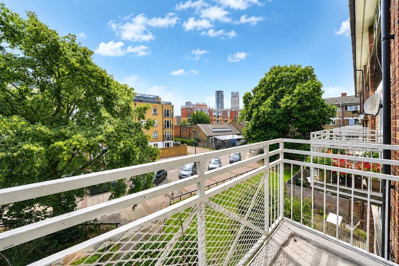 Windmill Lane, London, E15, photo 10