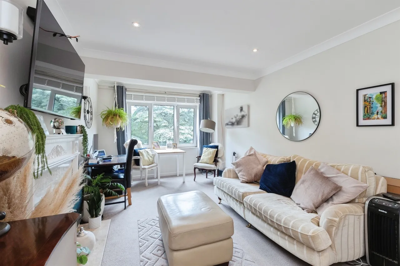 Queens Park West Drive, Bournemouth, BH8, photo 13