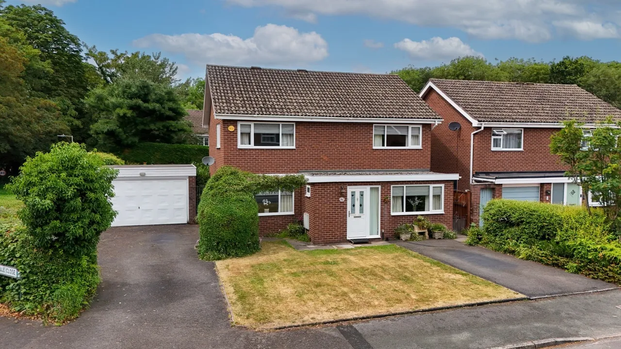 4 bed house for sale — Donnerville Close, Wellington, Telford TF1 3PB