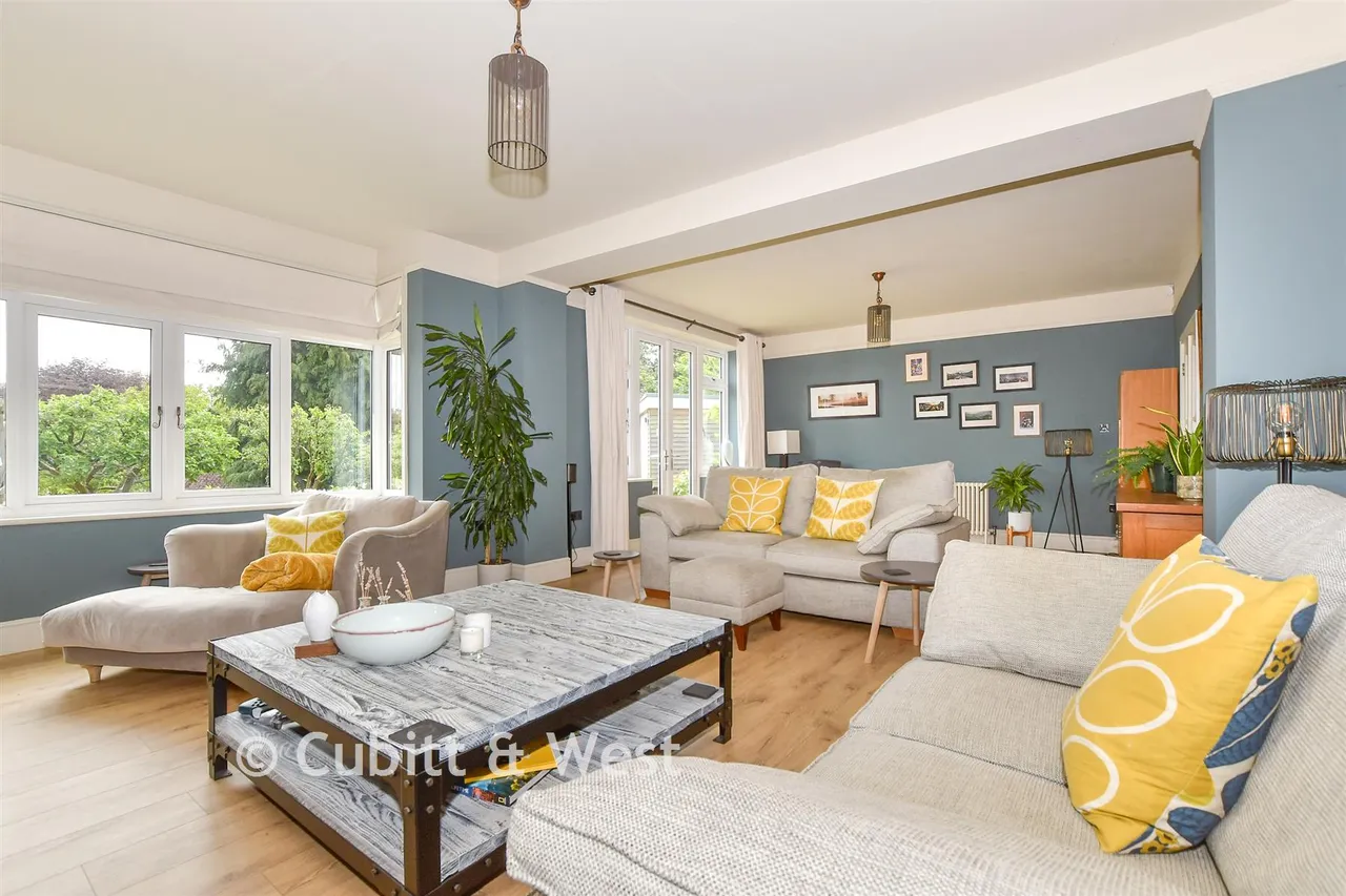 College Lane, East Grinstead, RH19, photo 3