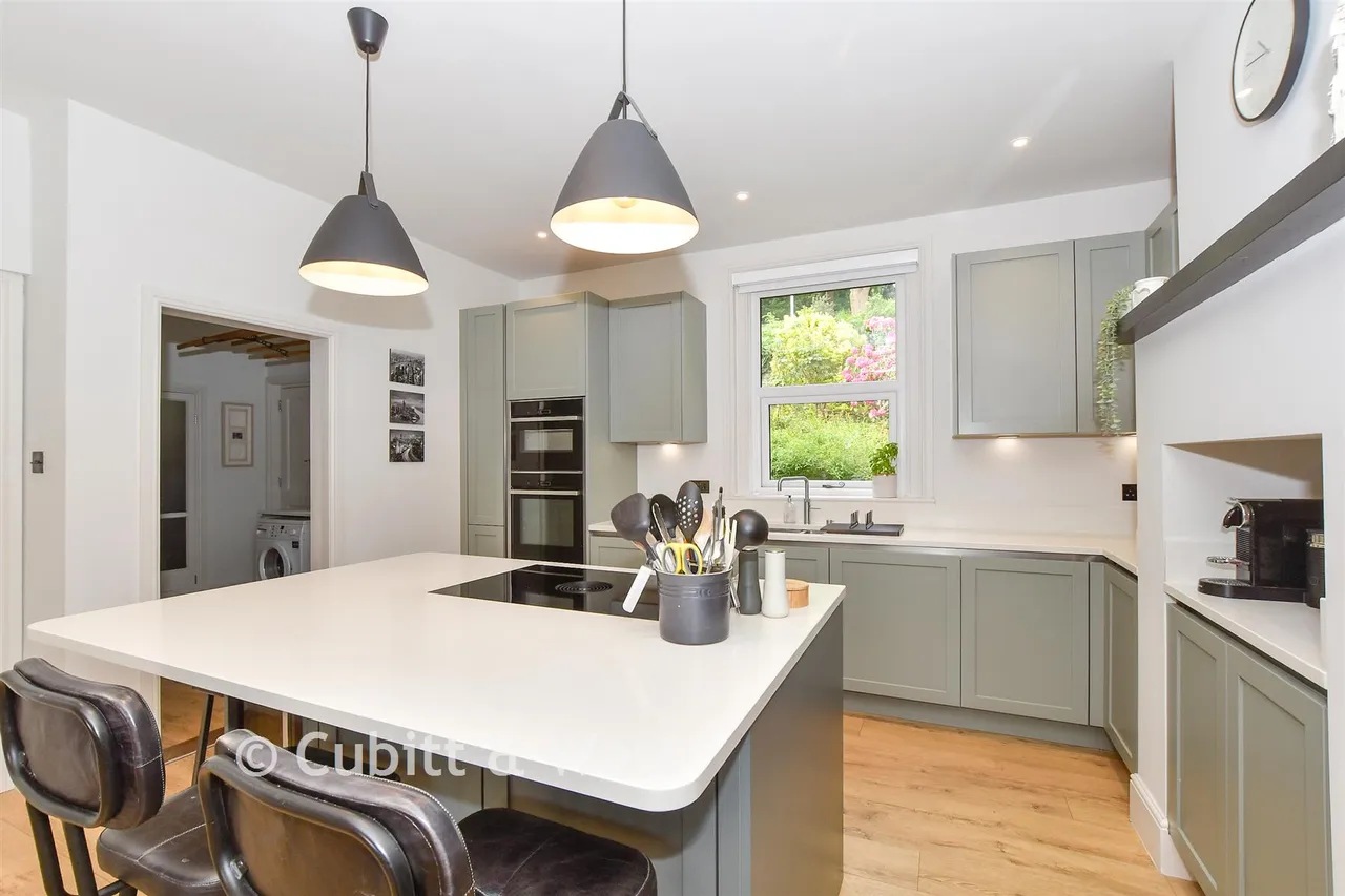 College Lane, East Grinstead, RH19, photo 5