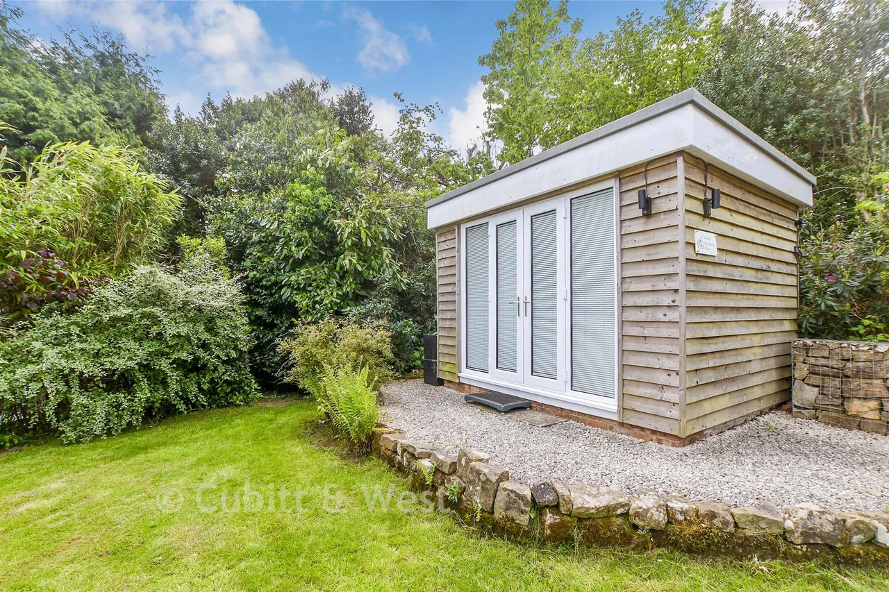 College Lane, East Grinstead, RH19, photo 17