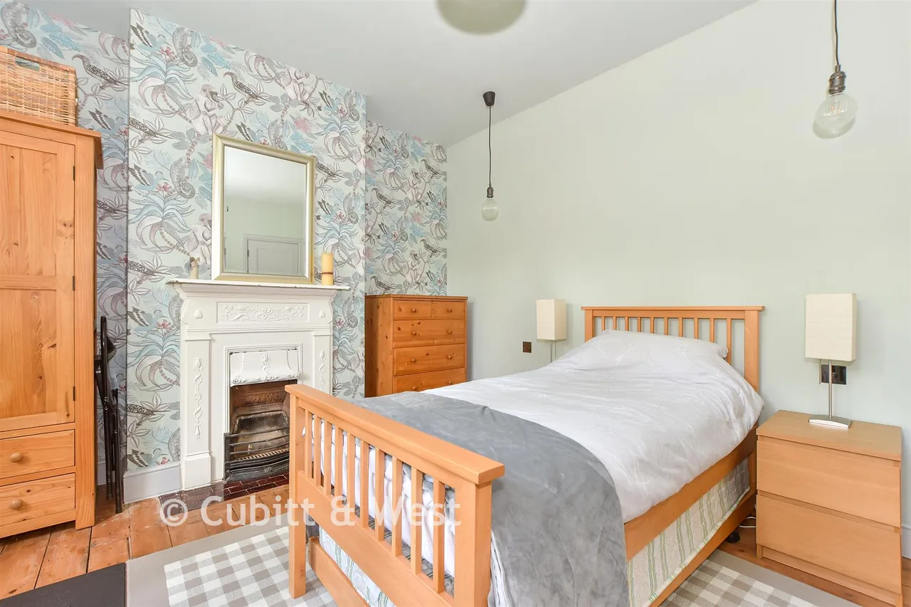 College Lane, East Grinstead, RH19, photo 14