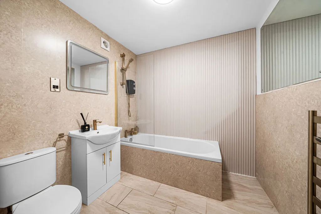 Queens Road, Weybridge KT13 0AB, photo 9