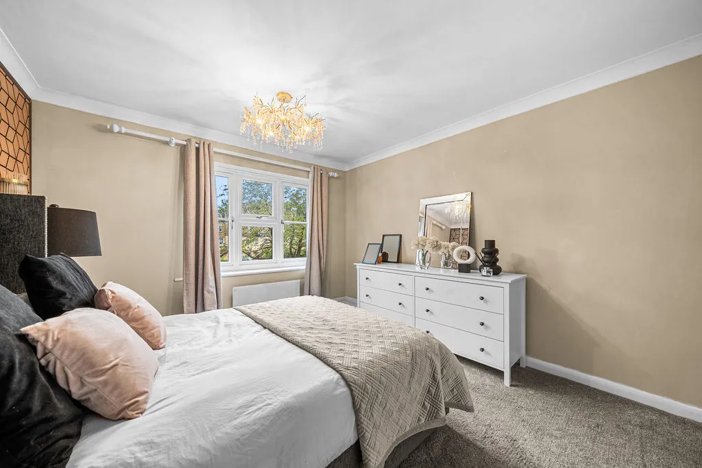 Queens Road, Weybridge KT13 0AB, photo 8