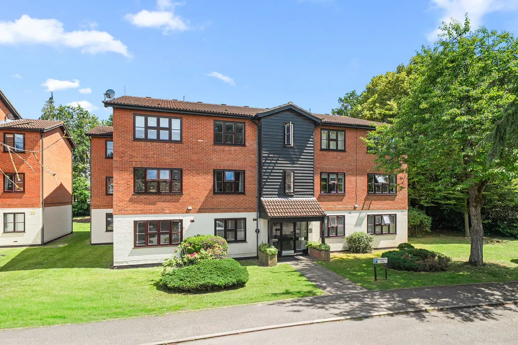 Queens Road, Weybridge KT13 0AB, photo 11