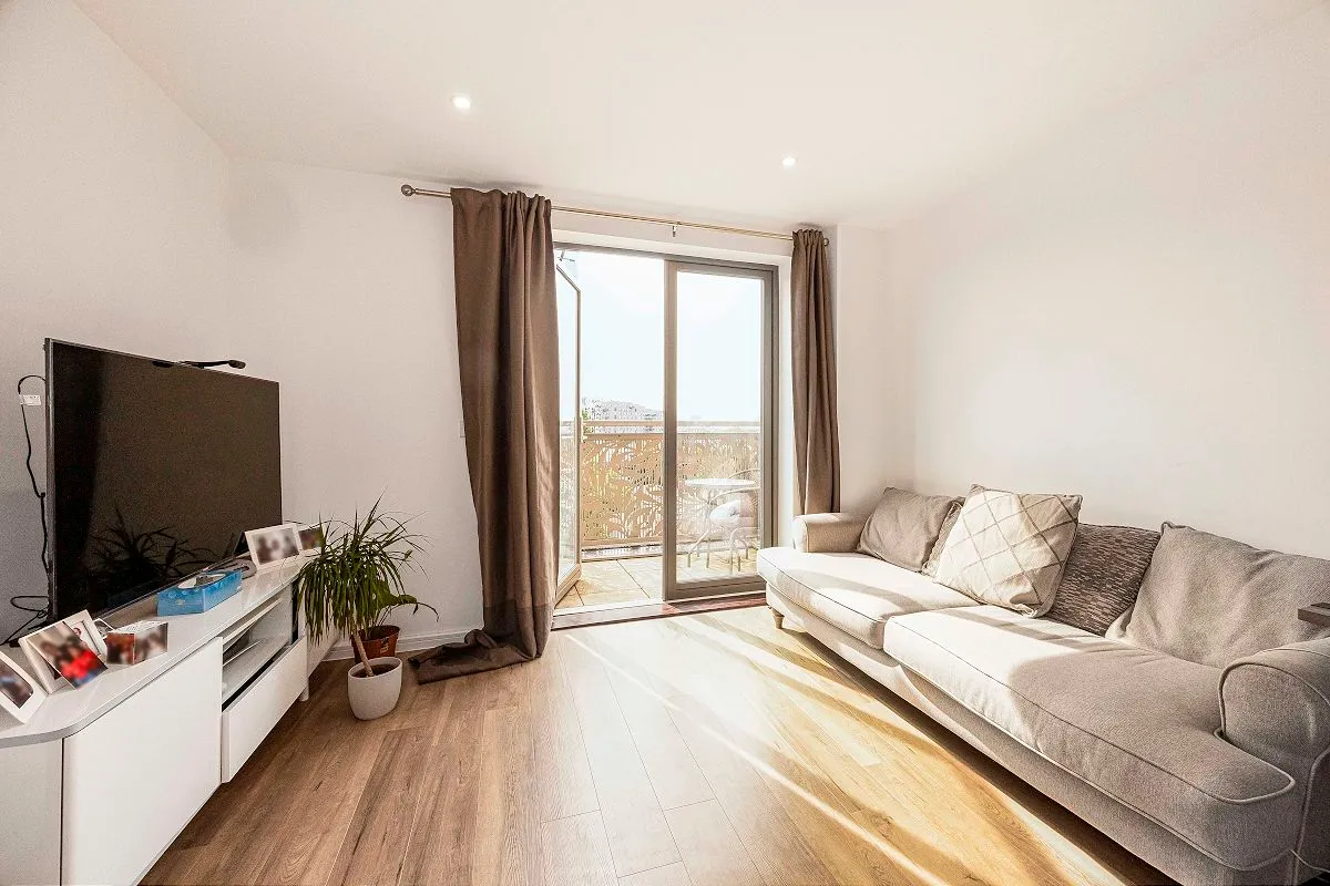 1 bed flat for sale — 21 Edwin Street, London, E16 1XS