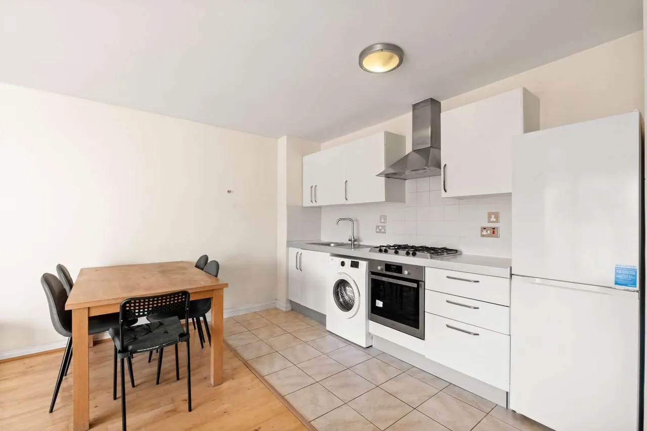 St. Rule Street, London, SW8 3EH, photo 2