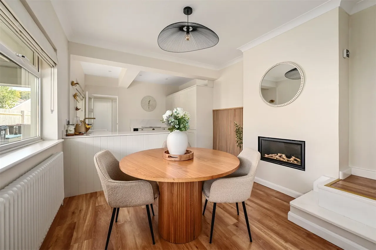 Salisbury Grove, Mytchett, Camberley, Surrey, GU16 6DA, photo 3