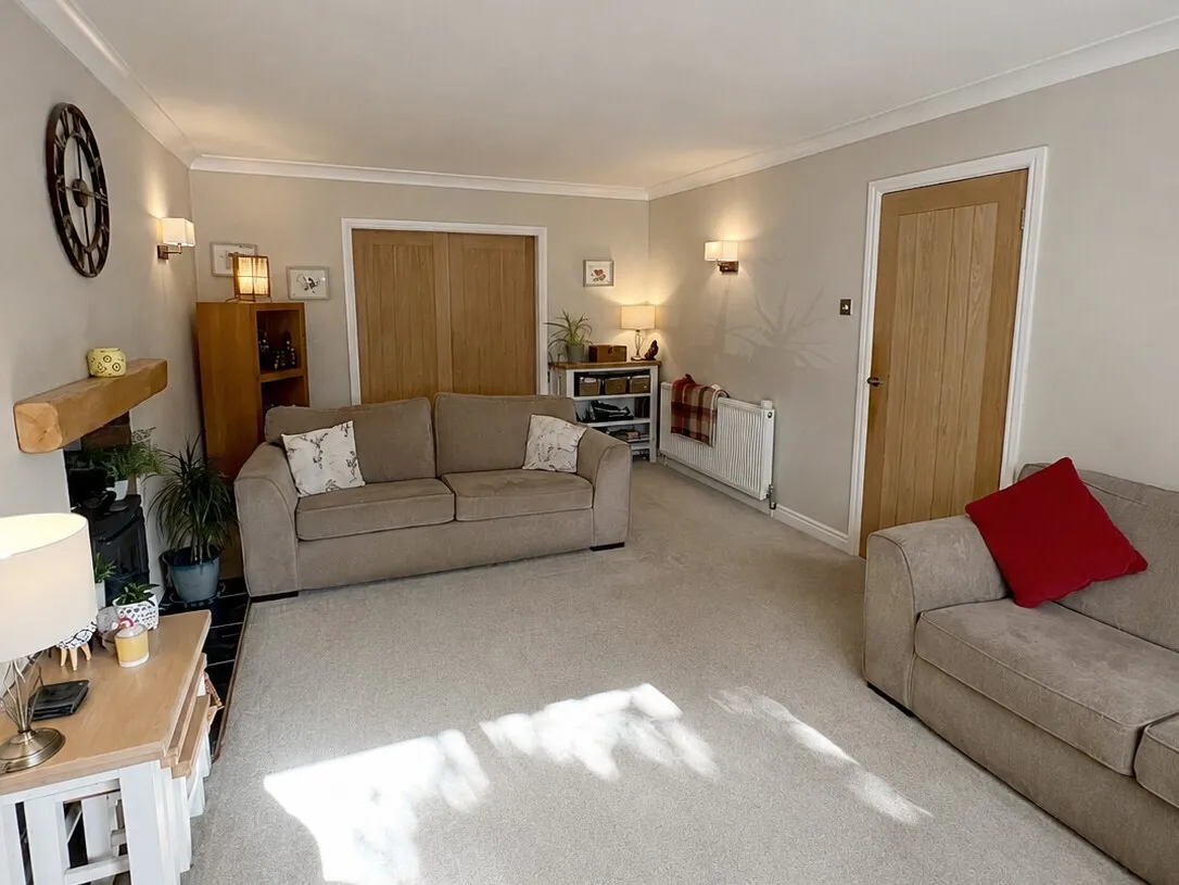 Verdin Close, Moulton, CW9, photo 7