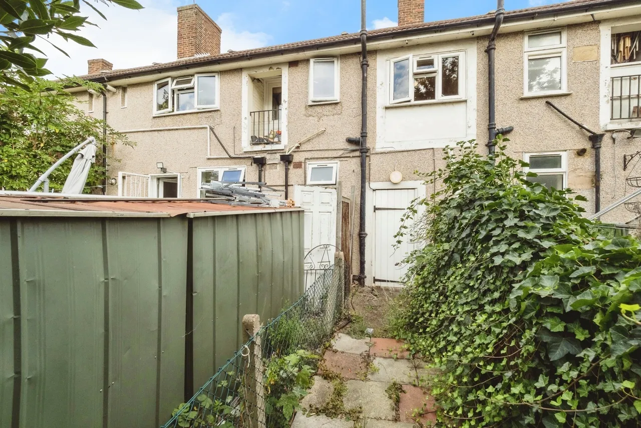 Arden Crescent, Dagenham, RM9, photo 15