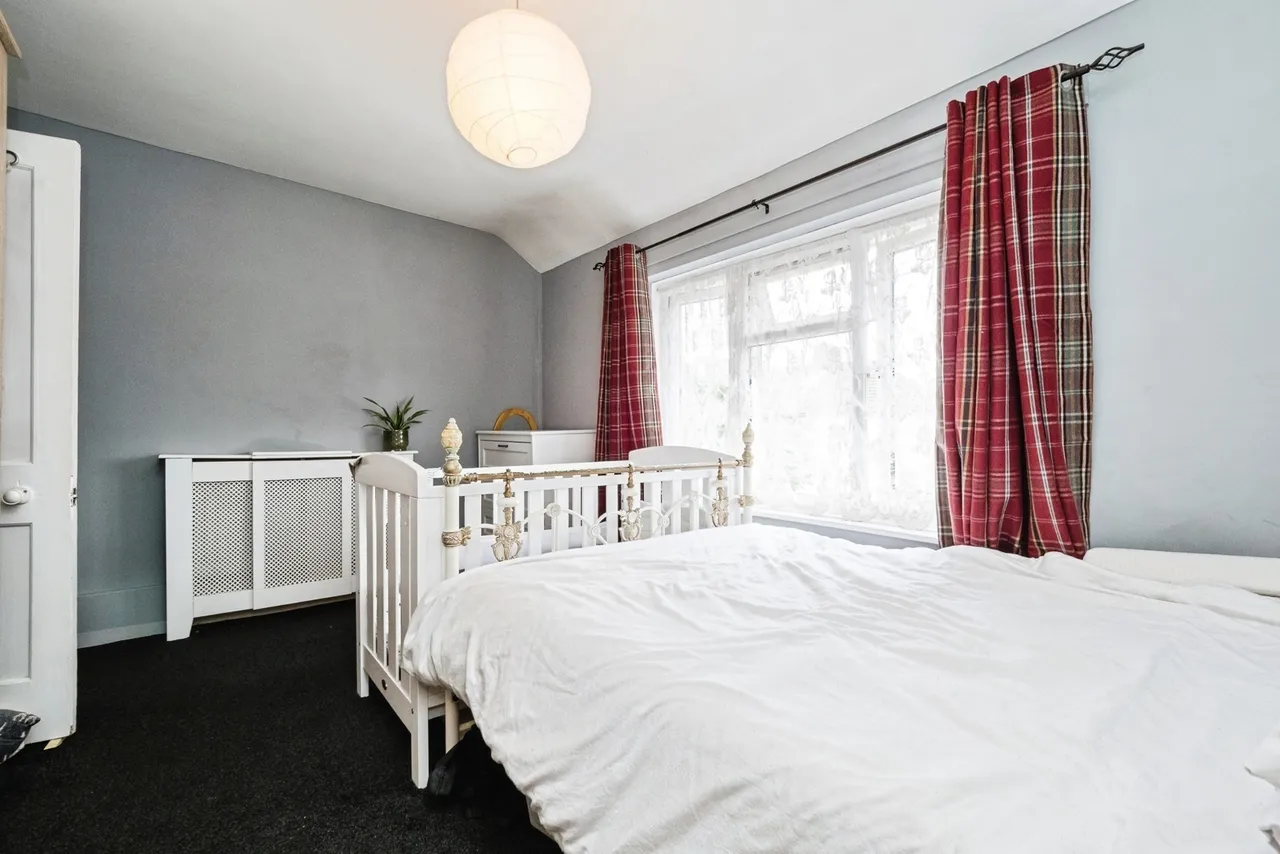 Arden Crescent, Dagenham, RM9, photo 3