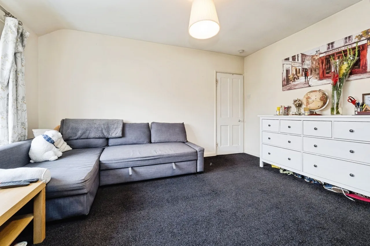 Arden Crescent, Dagenham, RM9, photo 13